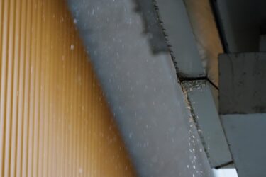 梅雨に屋根塗装を成功させる秘訣！知っておくべき4つの注意点